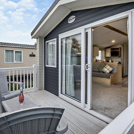 Sea La Vie Lodge, Rockley Park Holiday Park, Poole, Dorset Dış mekan fotoğraf