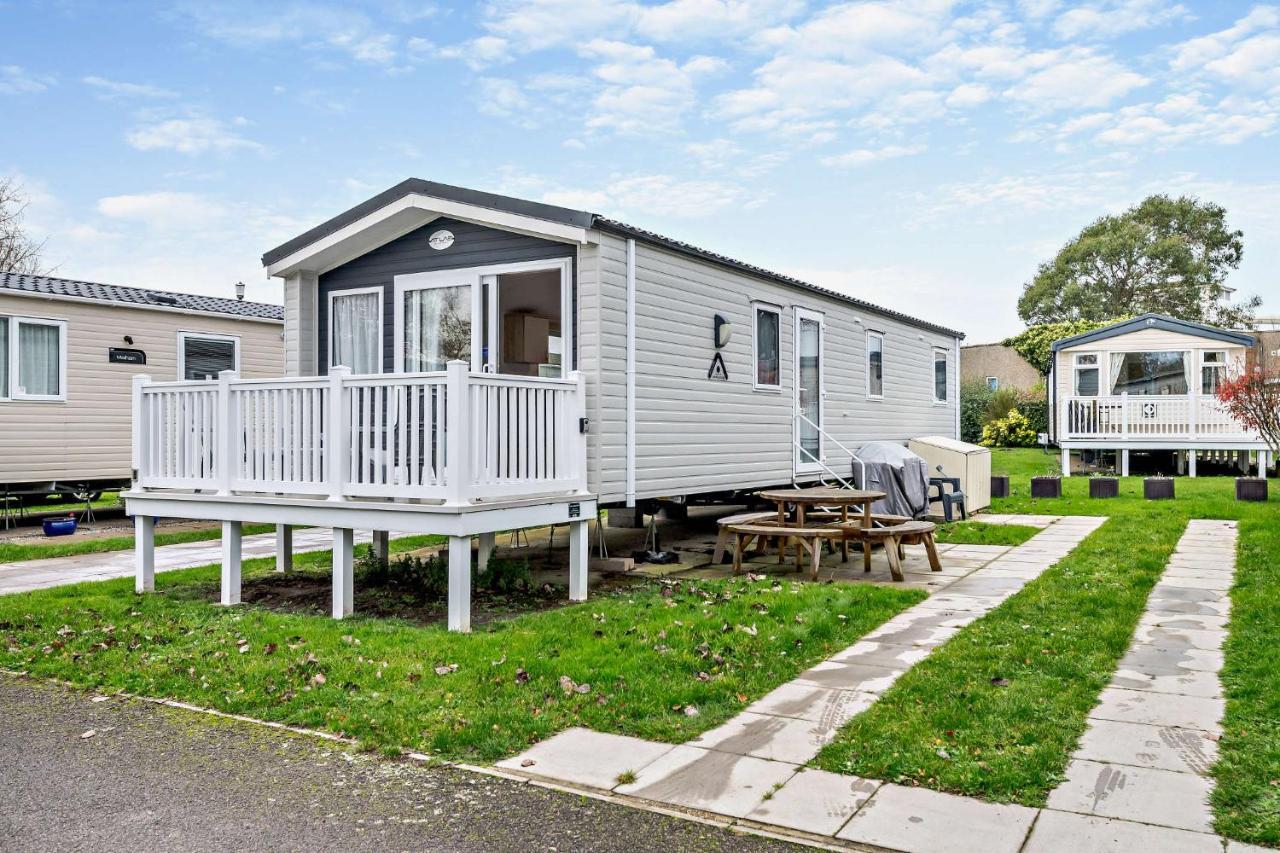 Sea La Vie Lodge, Rockley Park Holiday Park, Poole, Dorset Dış mekan fotoğraf