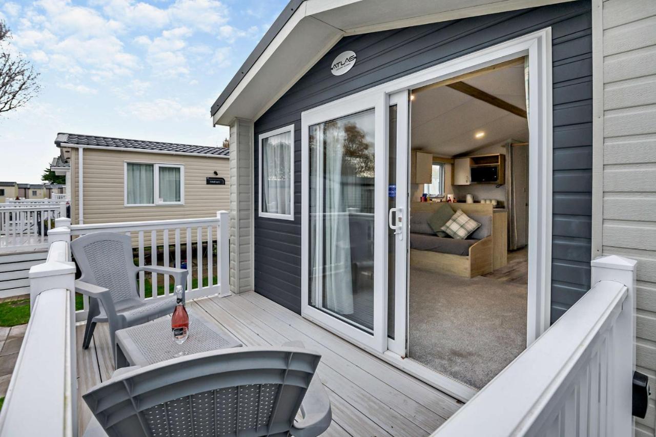 Sea La Vie Lodge, Rockley Park Holiday Park, Poole, Dorset Dış mekan fotoğraf